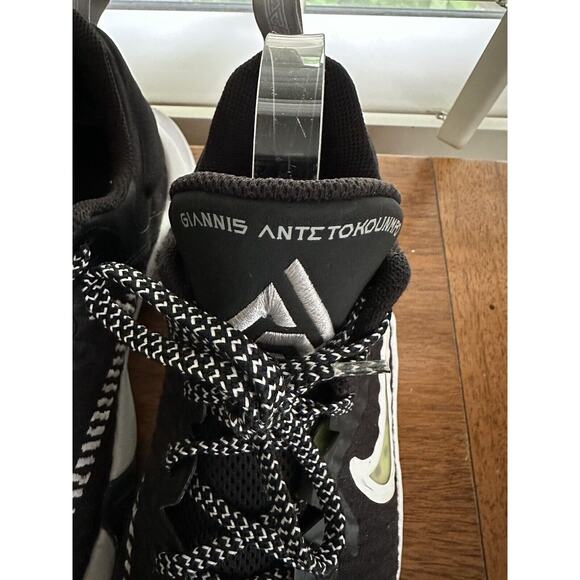 Size 7.5 - Nike Giannis Immortality Black Volt youth 7 men’s 7.5 women 9/ EU 40 - Picture 8 of 11